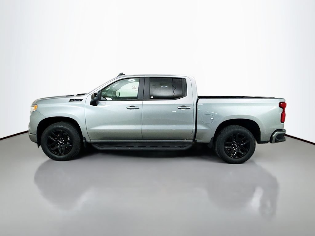 Used 2025 Sterling Gray Metallic Chevrolet RST image 5