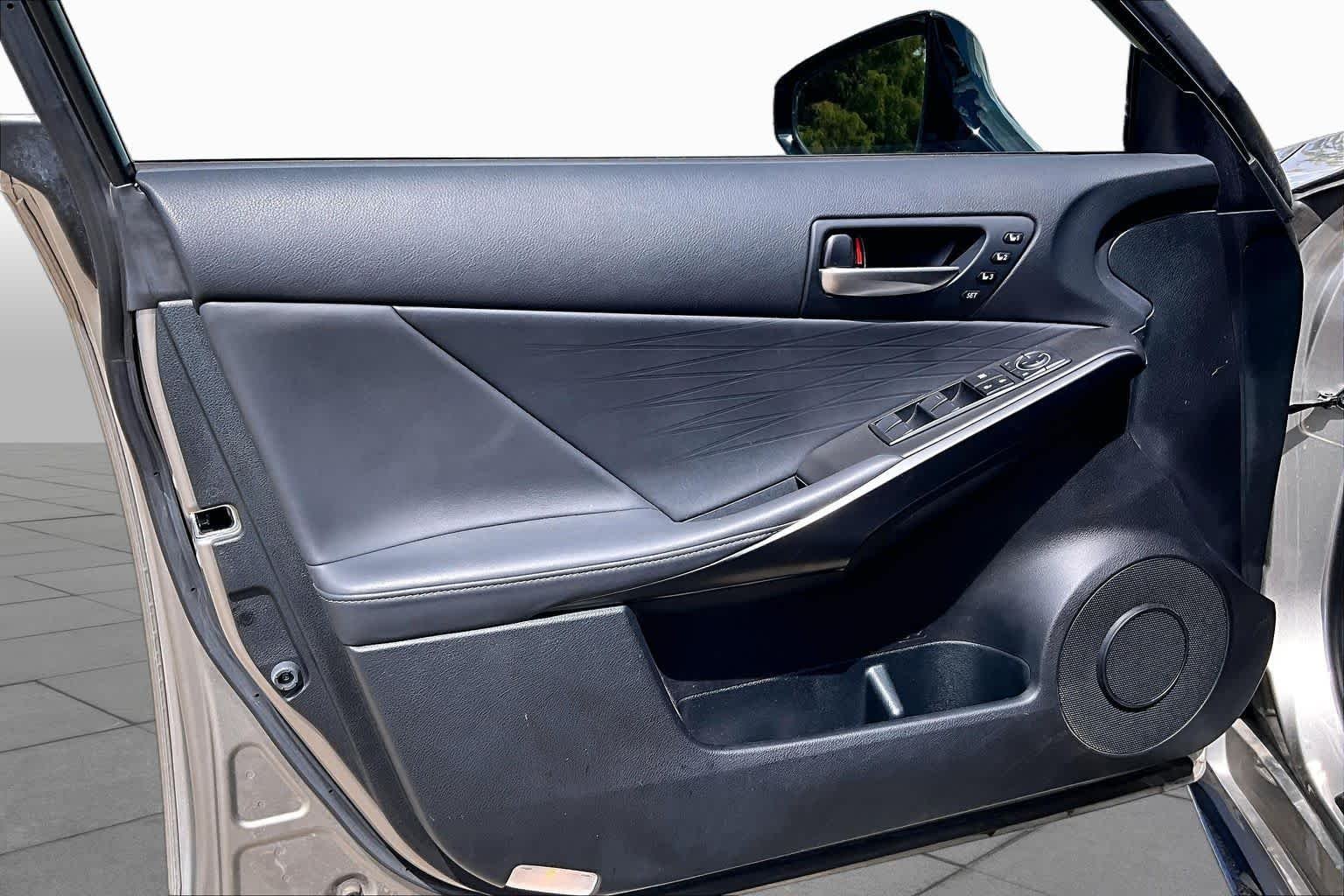Used 2023 Atomic Silver Lexus F SPORT image 19