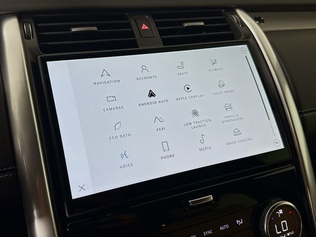 New 2026 Fuji White Land Rover Dynamic SE image 15