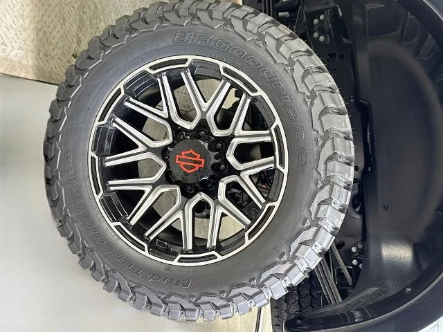 New 2026 Agate Black Metallic Ford F-250® Lariat® image 71