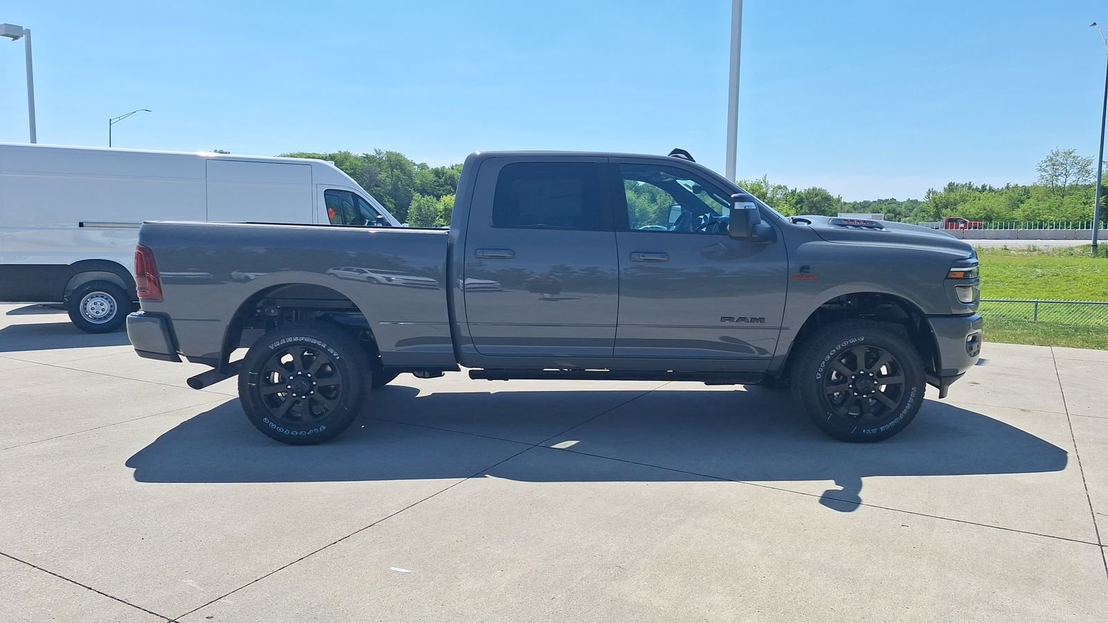 New 2026 Ceramic Gray Clear-Coat Exterior Paint RAM Laramie image 6