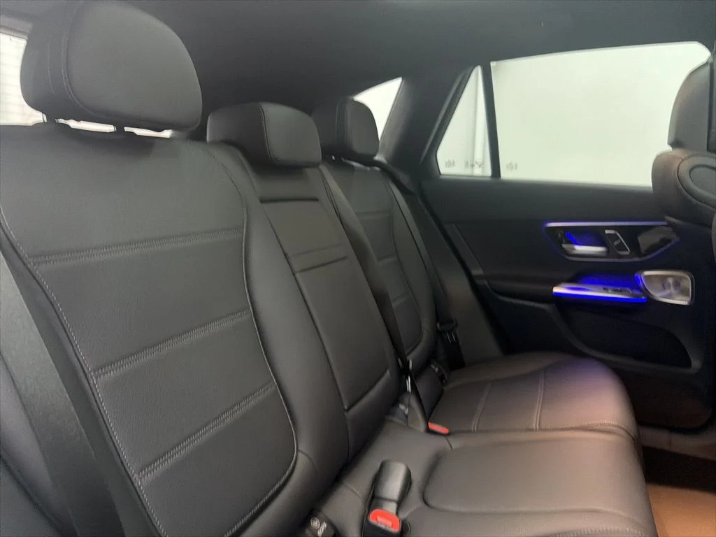 Used 2026 White Mercedes-Benz GLC 300 image 25