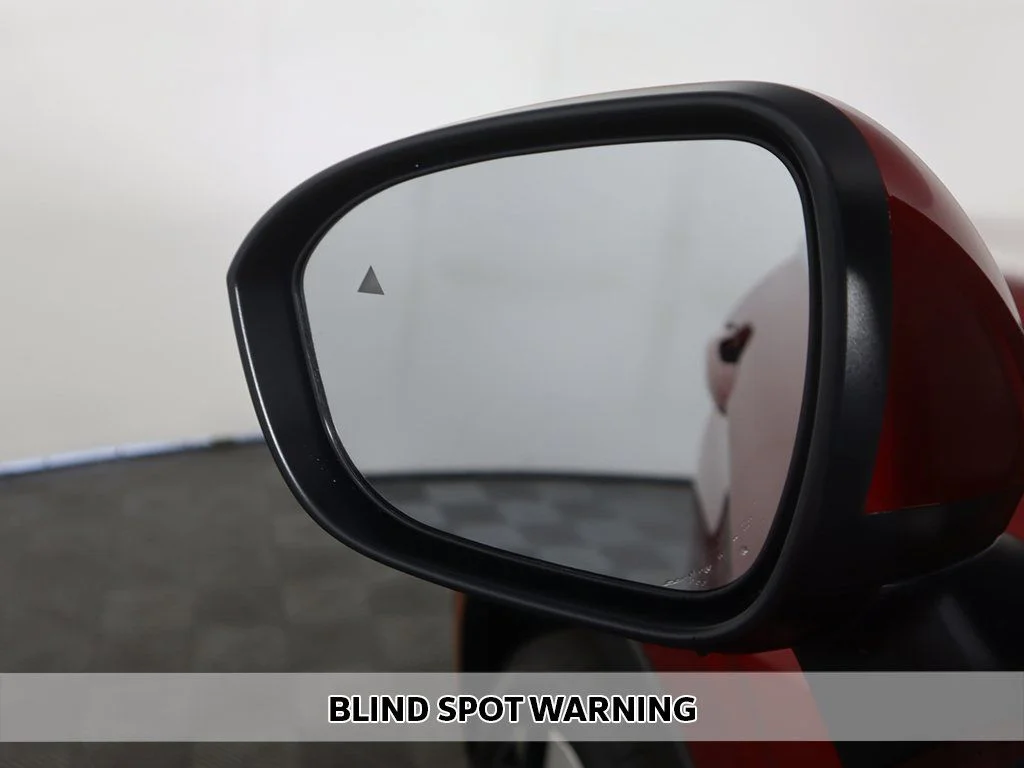 Used 2024 Red Mitsubishi SE image 6