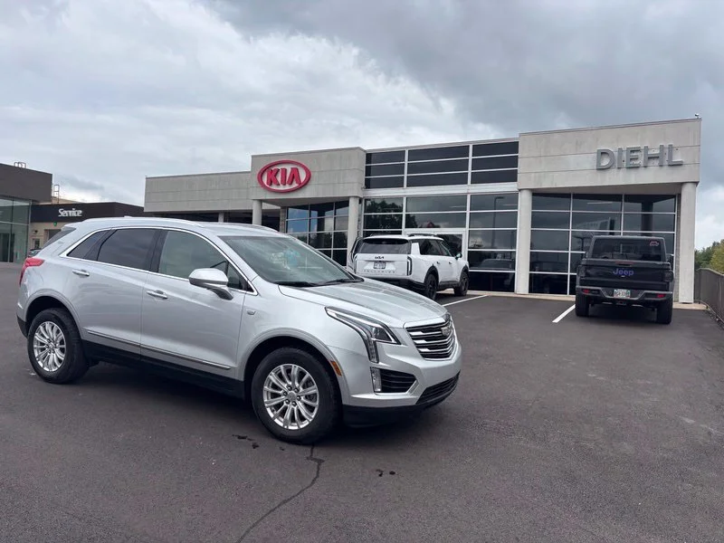 Used 2019 Silver Cadillac Base image 4