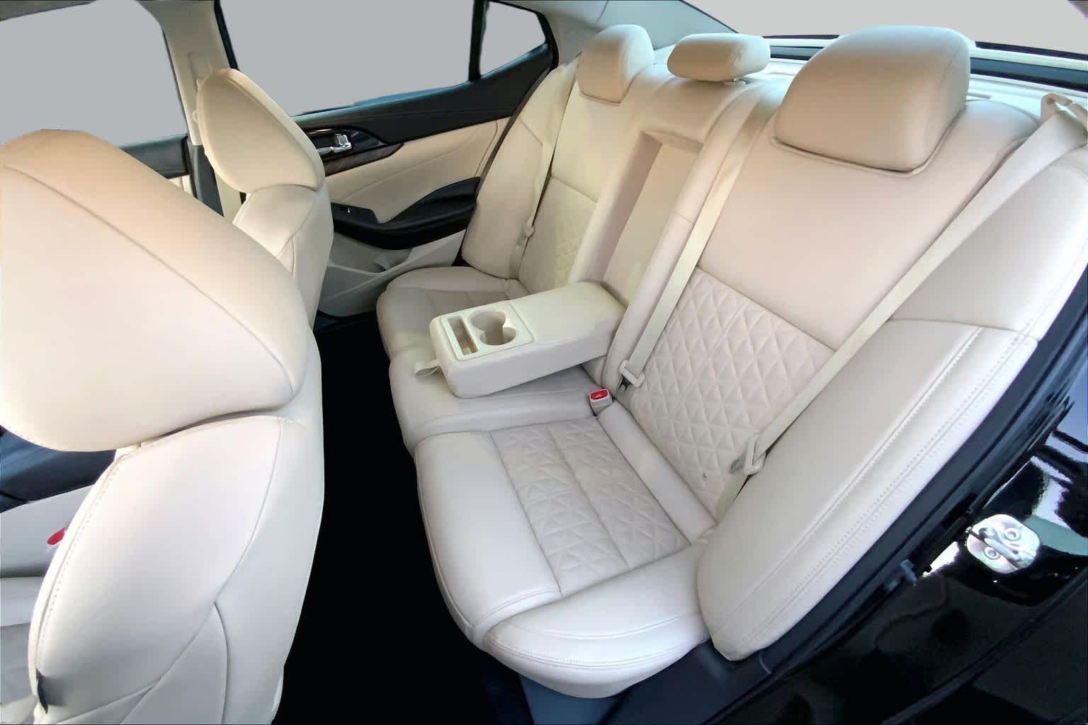 Used 2017 Super Black Nissan Platinum image 20