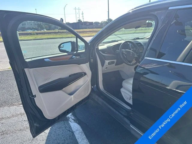 Used 2017 Black Velvet Lincoln Select image 10