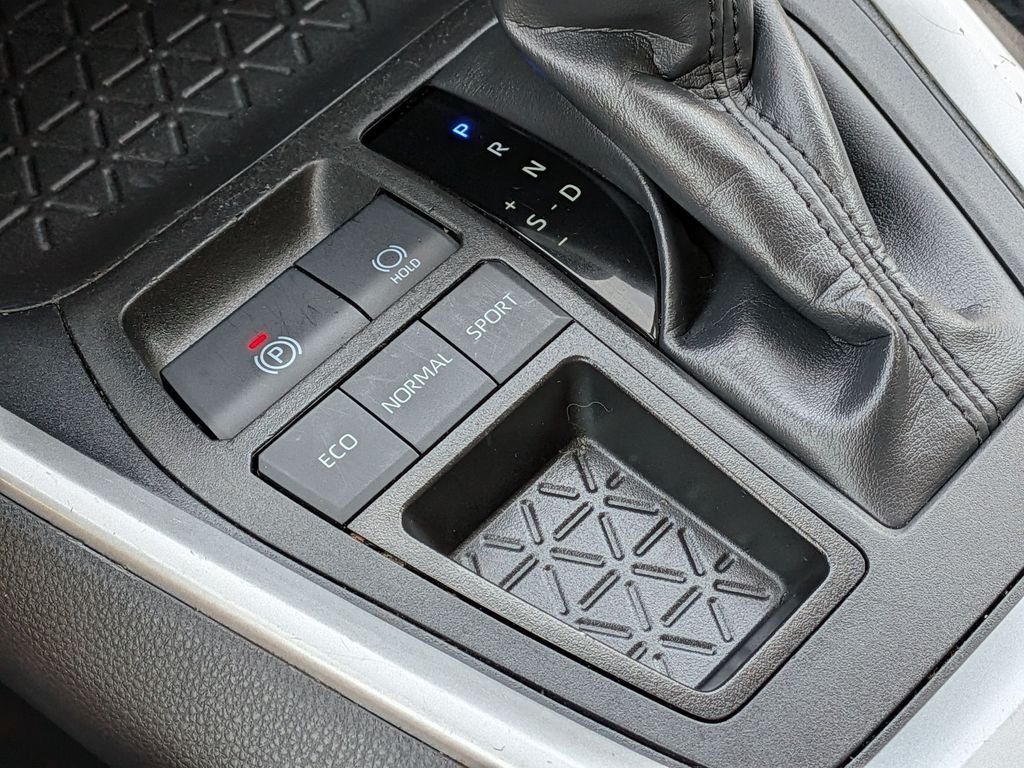 Used 2025 Black Toyota XLE image 20