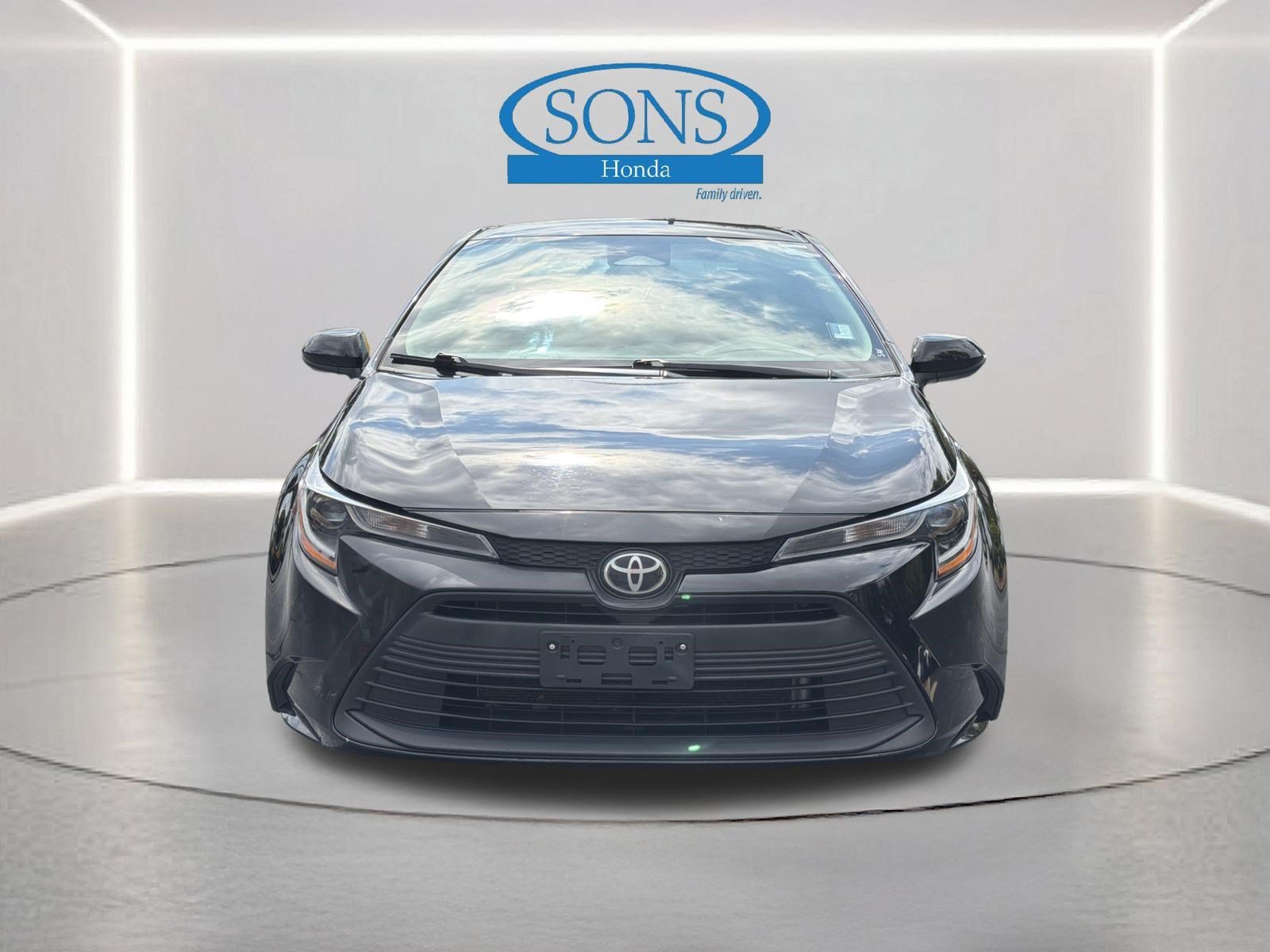 Used 2025 Midnight Black Metallic Toyota LE image 26