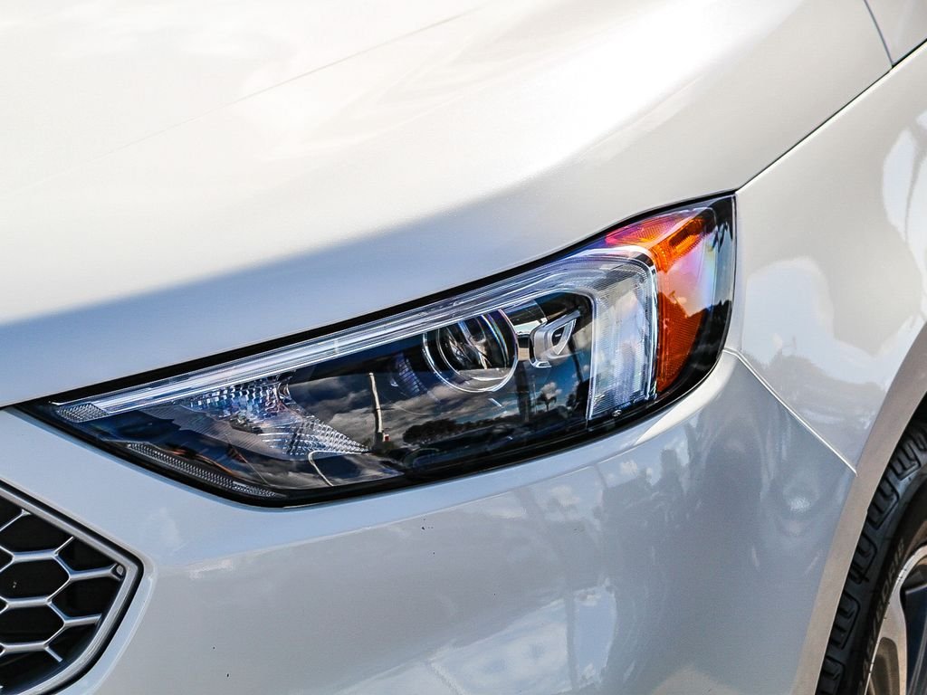 Used 2023 White Ford SEL image 5