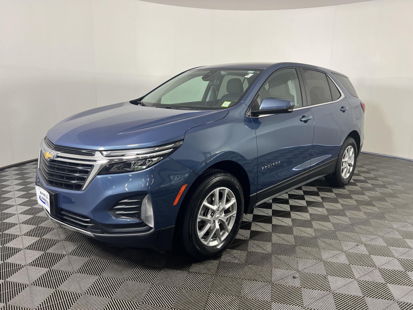 Used 2024 Lakeshore Blue Metallic Chevrolet LT image 29