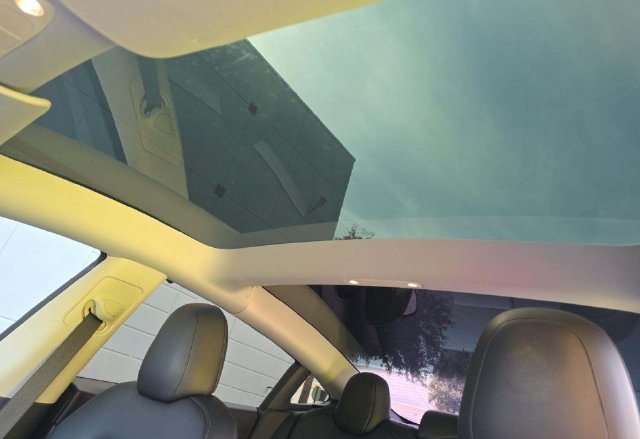 Used 2021  Tesla Long Range image 17