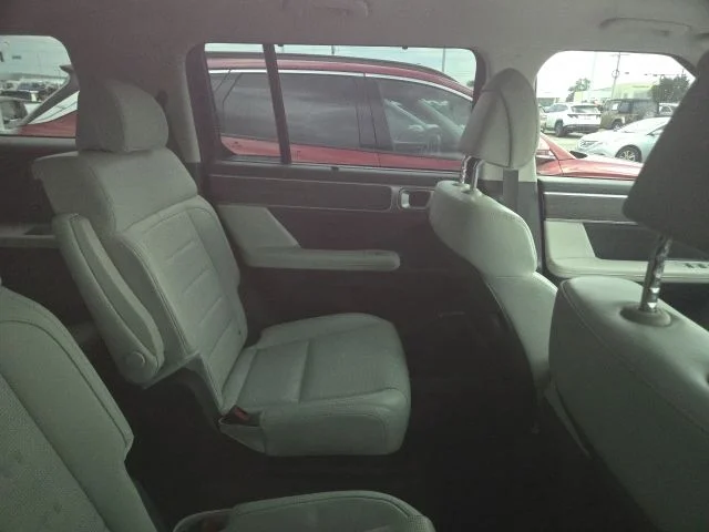 Used 2025 Green Hyundai Calligraphy image 5
