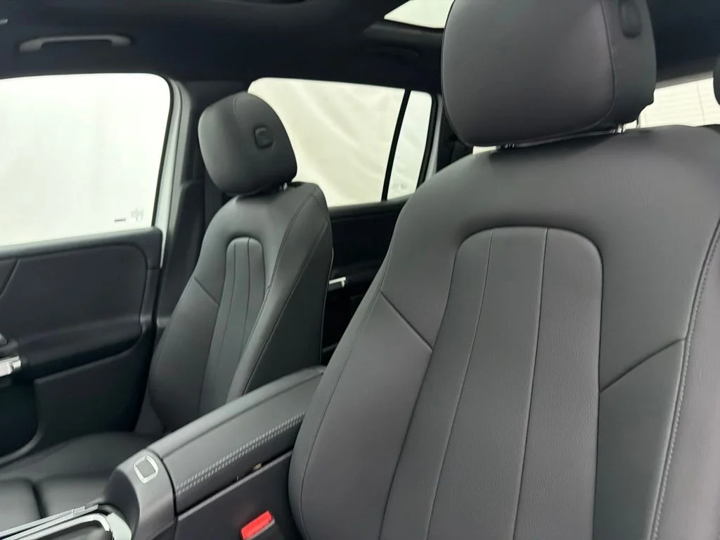 New 2026 White Mercedes-Benz GLB 250 image 13