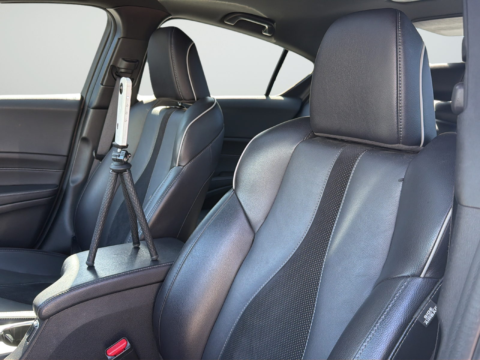 Used 2020 Platinum White Pearl Acura Premium and A-SPEC Packages image 36