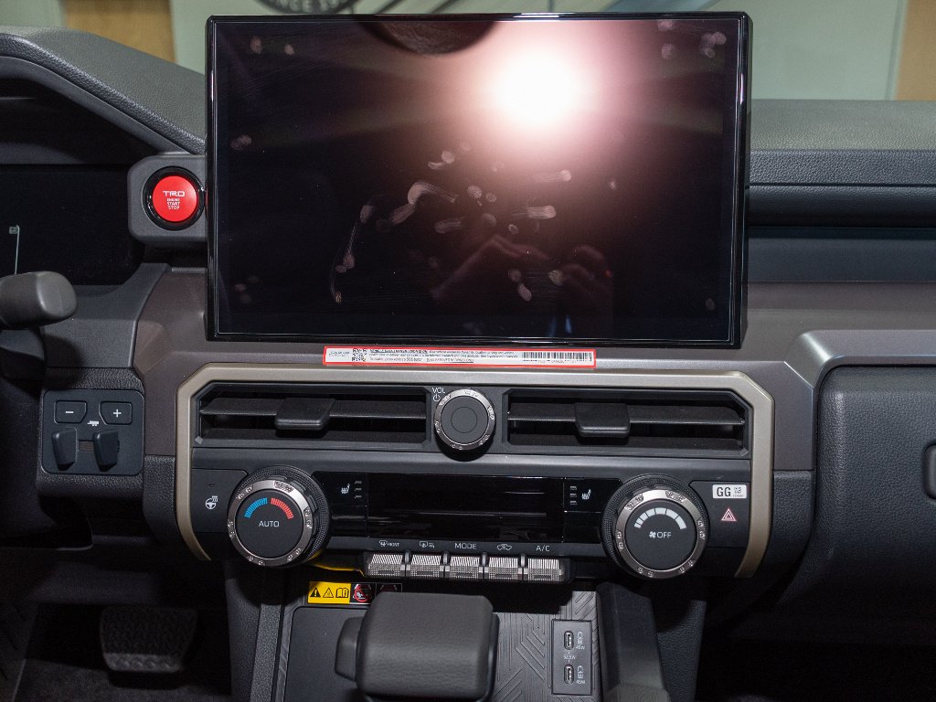 2026 Toyota Tacoma TRD Off Road - Photo 14