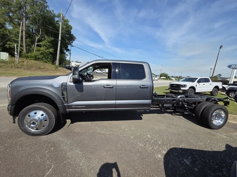 New 2026 Carbonized Gray Metallic Ford F-450® LARIAT® image 4
