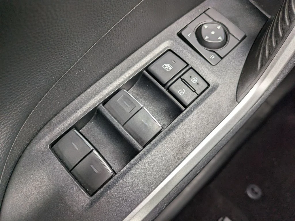 2022 Toyota RAV4 XSE - Photo 25