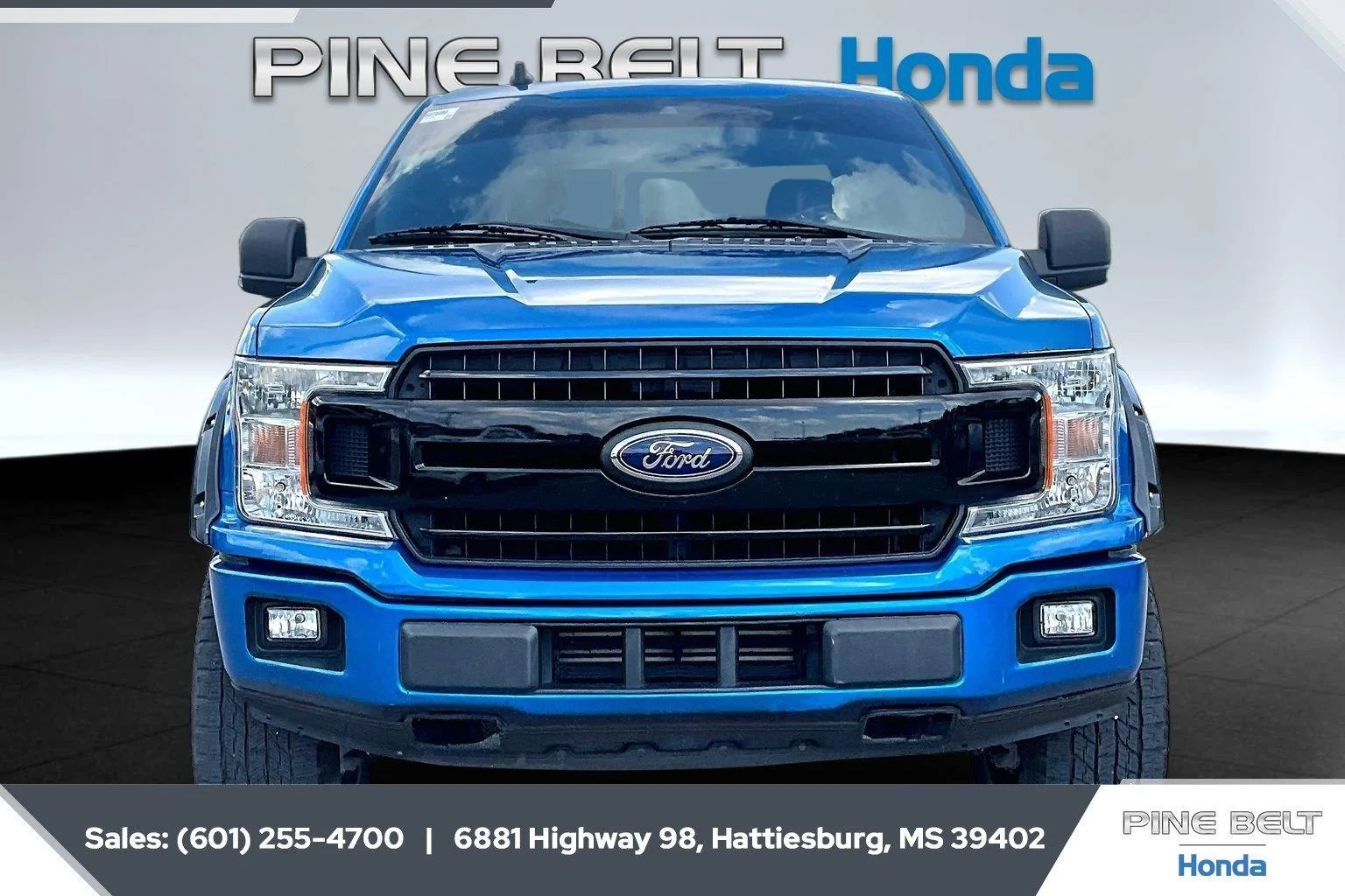 Used 2019 Velocity Blue Ford XLT image 3
