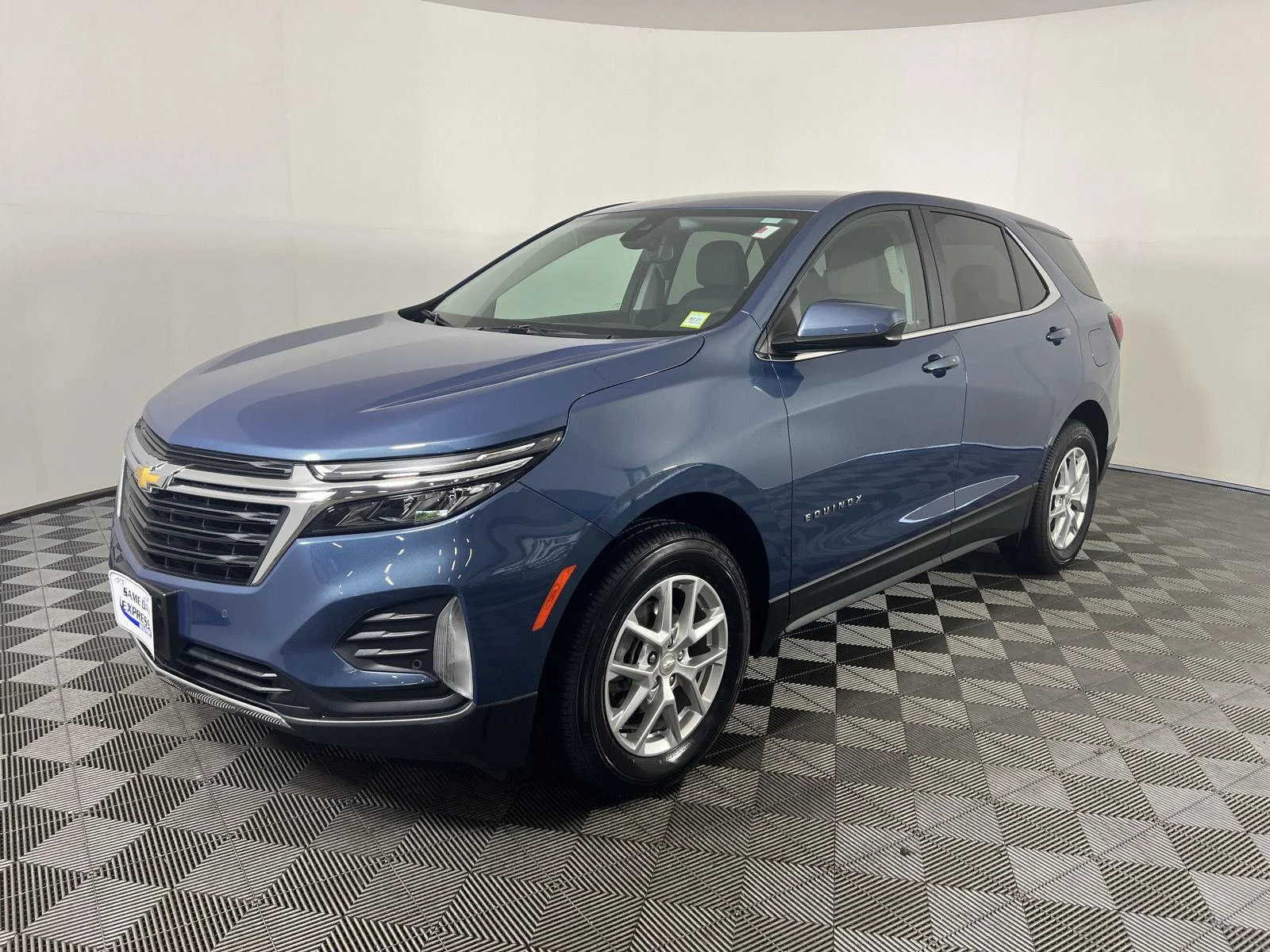 Used 2024 Lakeshore Blue Metallic Chevrolet LT image 29