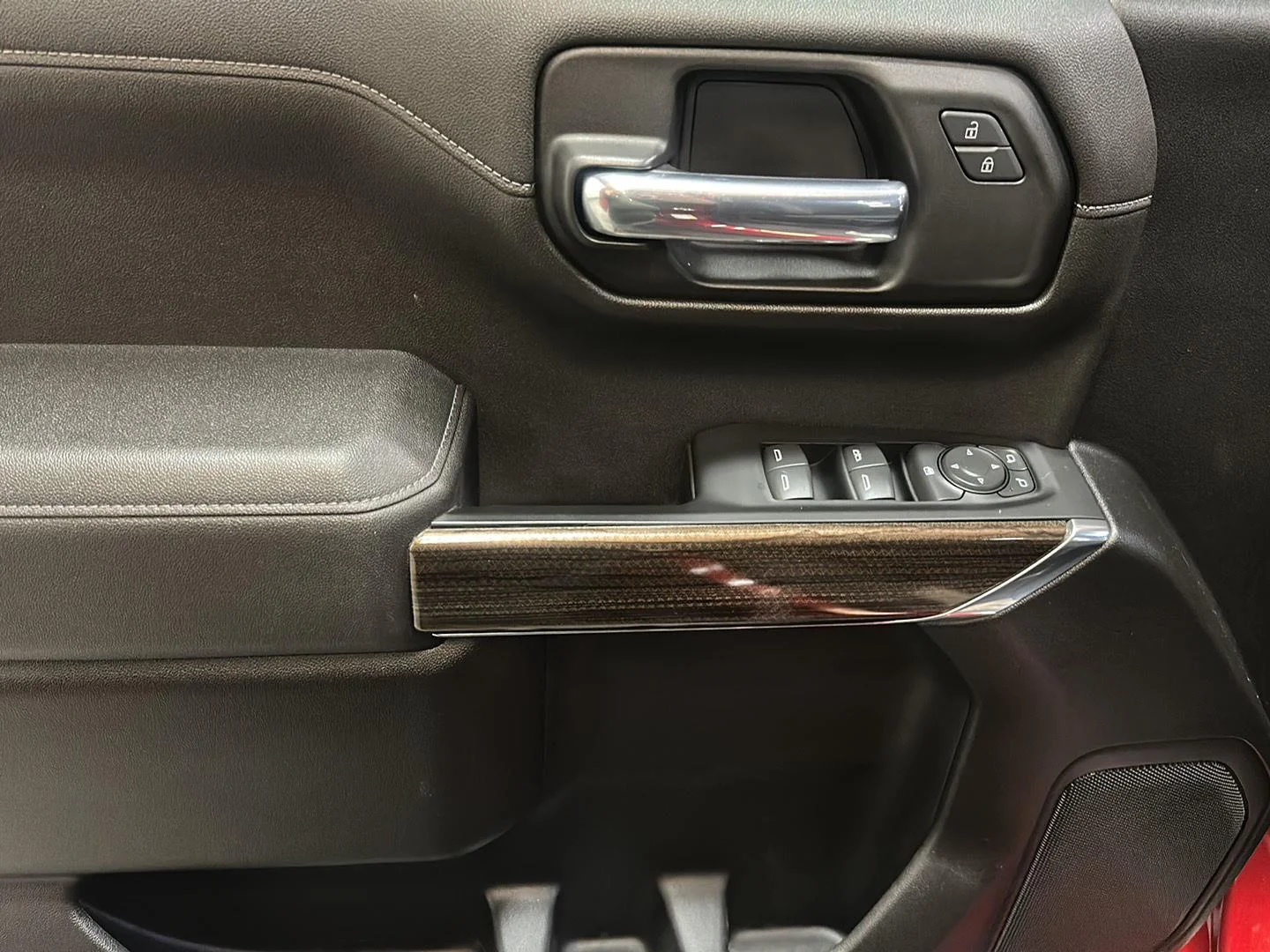 Used 2021 Cherry Red Tintcoat Chevrolet RST image 19