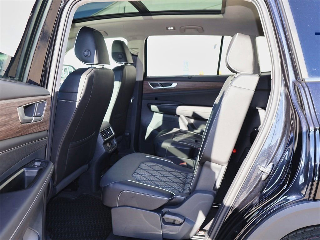 2026 Volkswagen Atlas SEL Premium R-Line - Photo 16