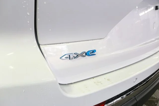 Used 2023 White Jeep 4xe image 10