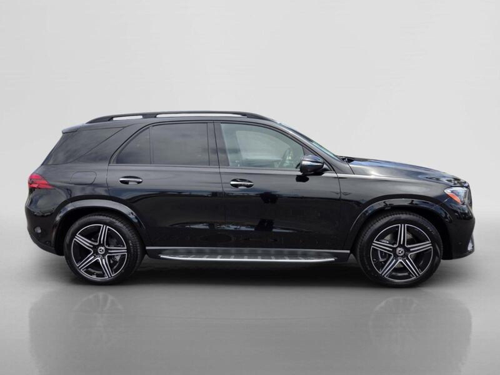 New 2026 Obsidian Black Metallic Mercedes-Benz GLE 450 4MATIC® SUV image 6