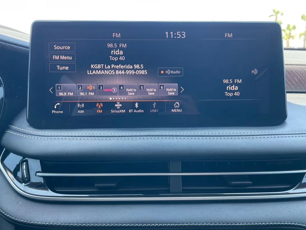Used 2023 Blue INFINITI Sensory image 18