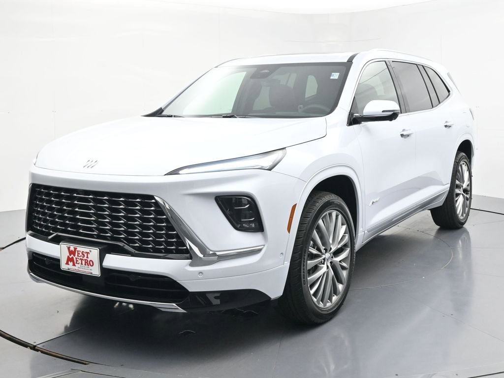 New 2026 Iridescent White Tricoat Buick Avenir image 2