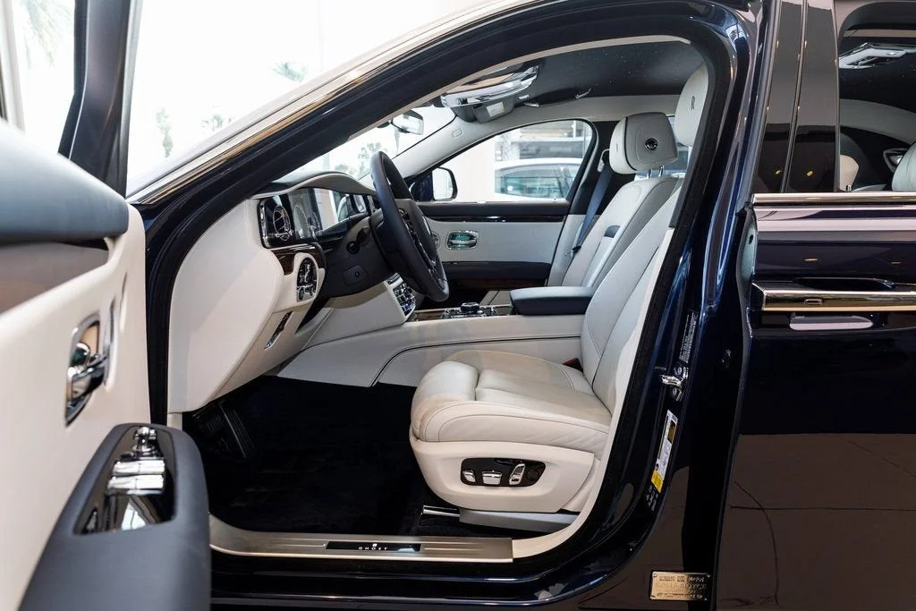 Used 2021 Midnight Sapphire Rolls-Royce  image 30