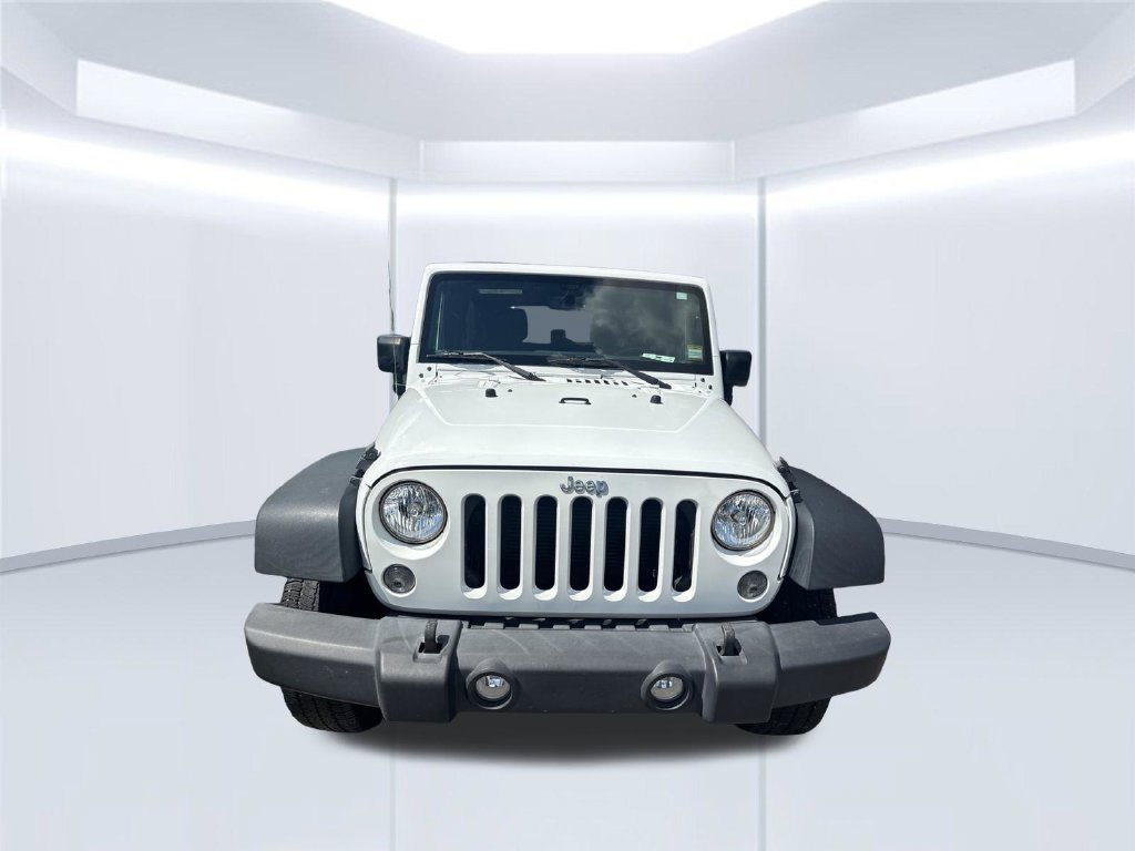 Used 2015 White Jeep Unlimited Sport image 2