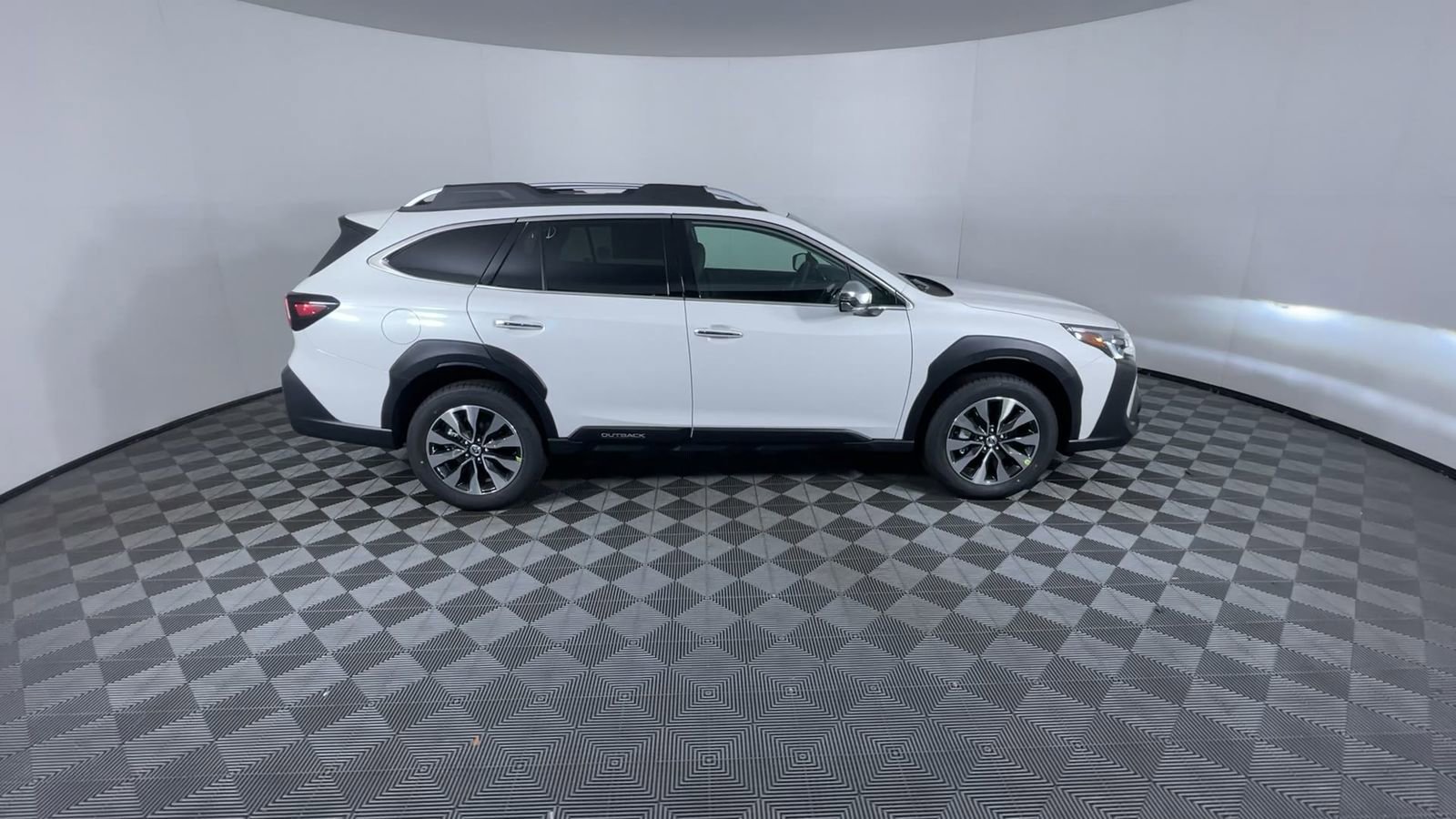 2025 Subaru Outback Touring - Photo 9