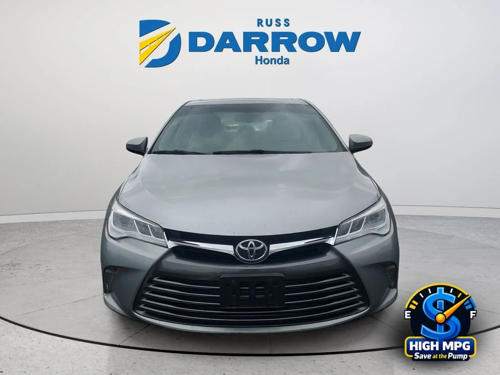 Used 2017 Silver Toyota XLE image 8