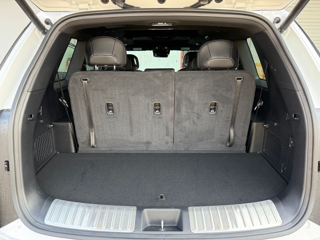 Certified Used 2027 White Kia X-Line SX image 11