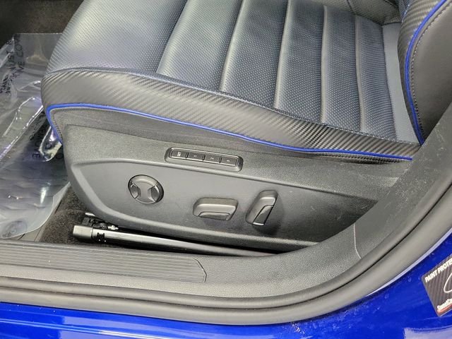 Used 2023  Volkswagen 2.0T image 9