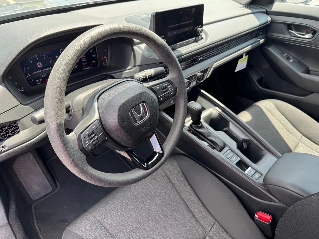 Used 2025  Honda LX image 14
