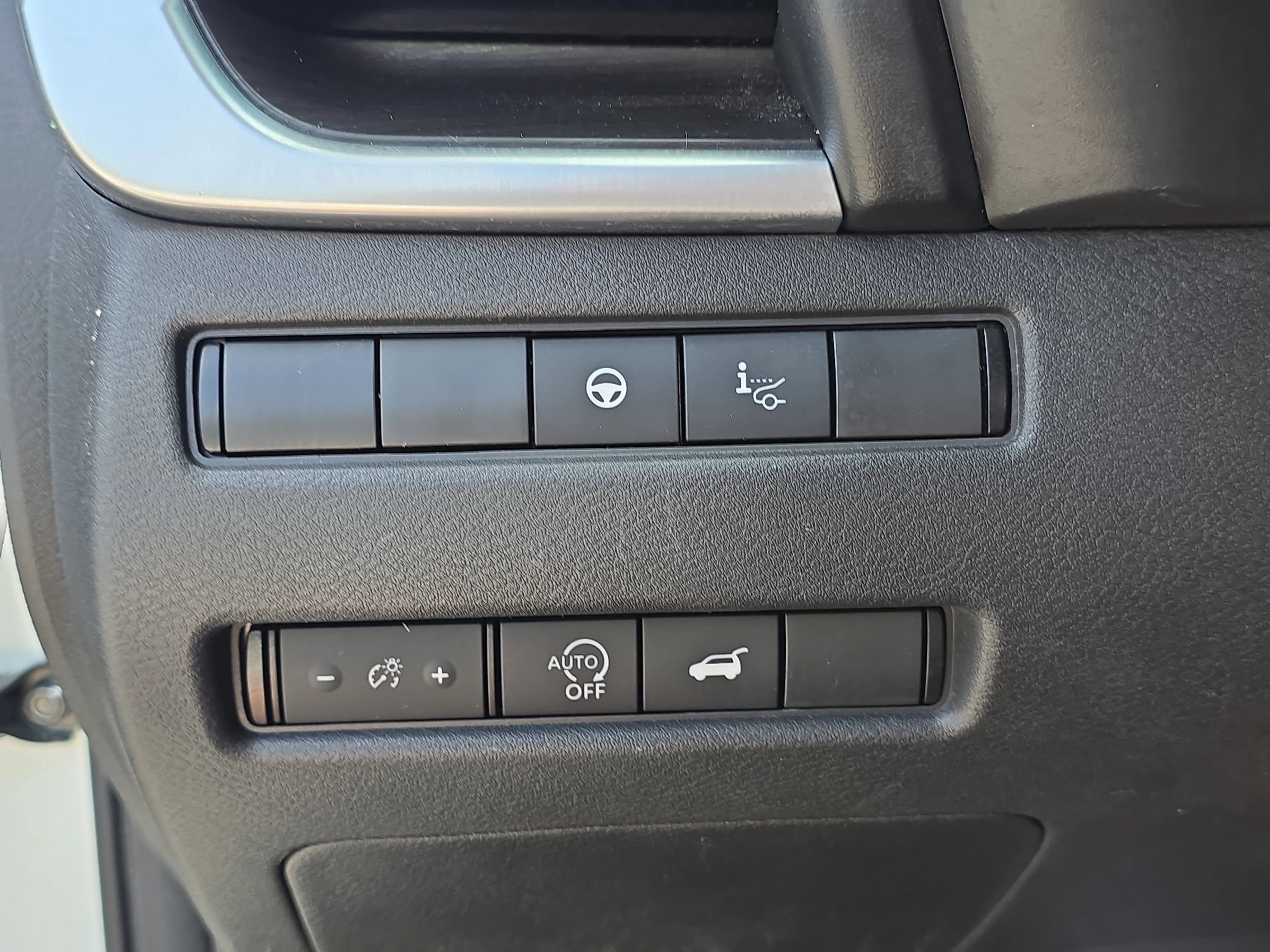Certified Used 2023 Pearl White Tricoat Nissan Platinum image 30