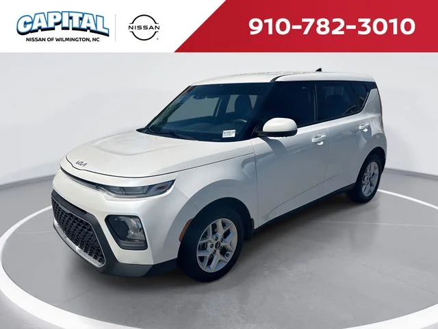 Used 2022 White Kia LX image 1
