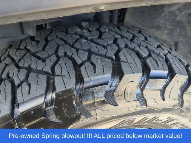 Used 2021 Gray Jeep Sport image 19
