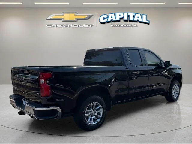 Used 2025 Black Chevrolet LT image 5