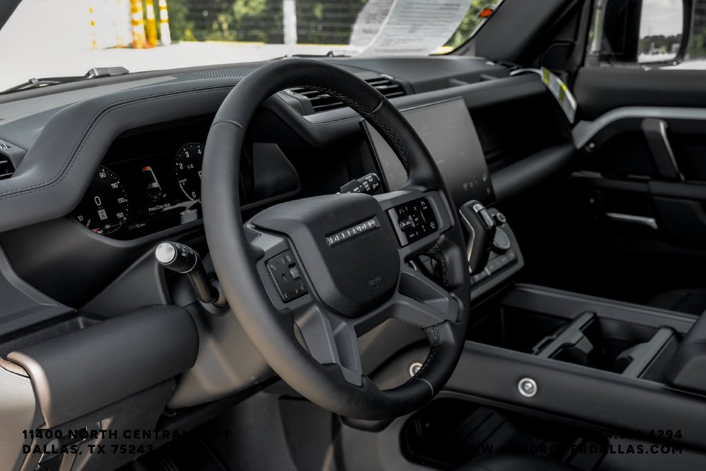 New 2026 Fuji White Land Rover X-Dynamic SE image 13