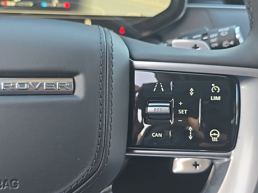 New 2026 Ostuni Pearl White LAND ROVER SE LWB 7-Seats / V8 image 20