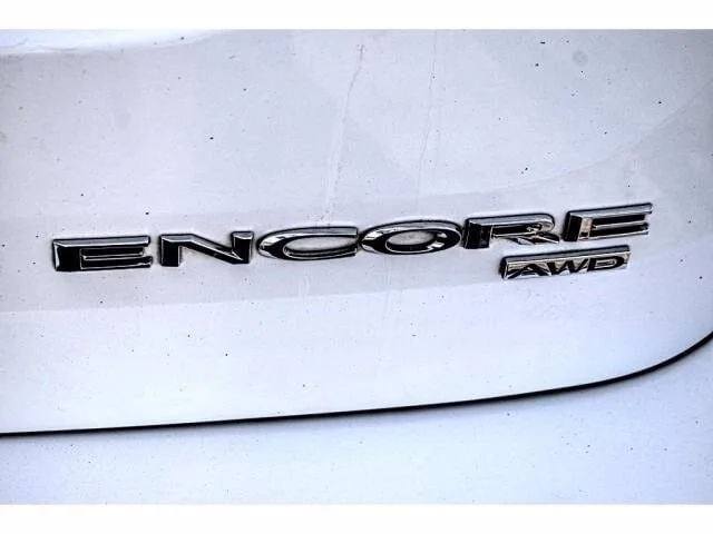 Used 2019 Summit White Buick Essence image 7