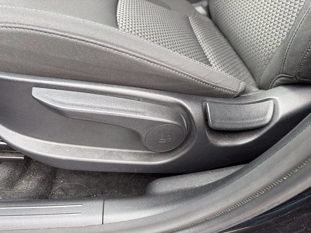 Used 2024 Fusion Black Kia LX image 23
