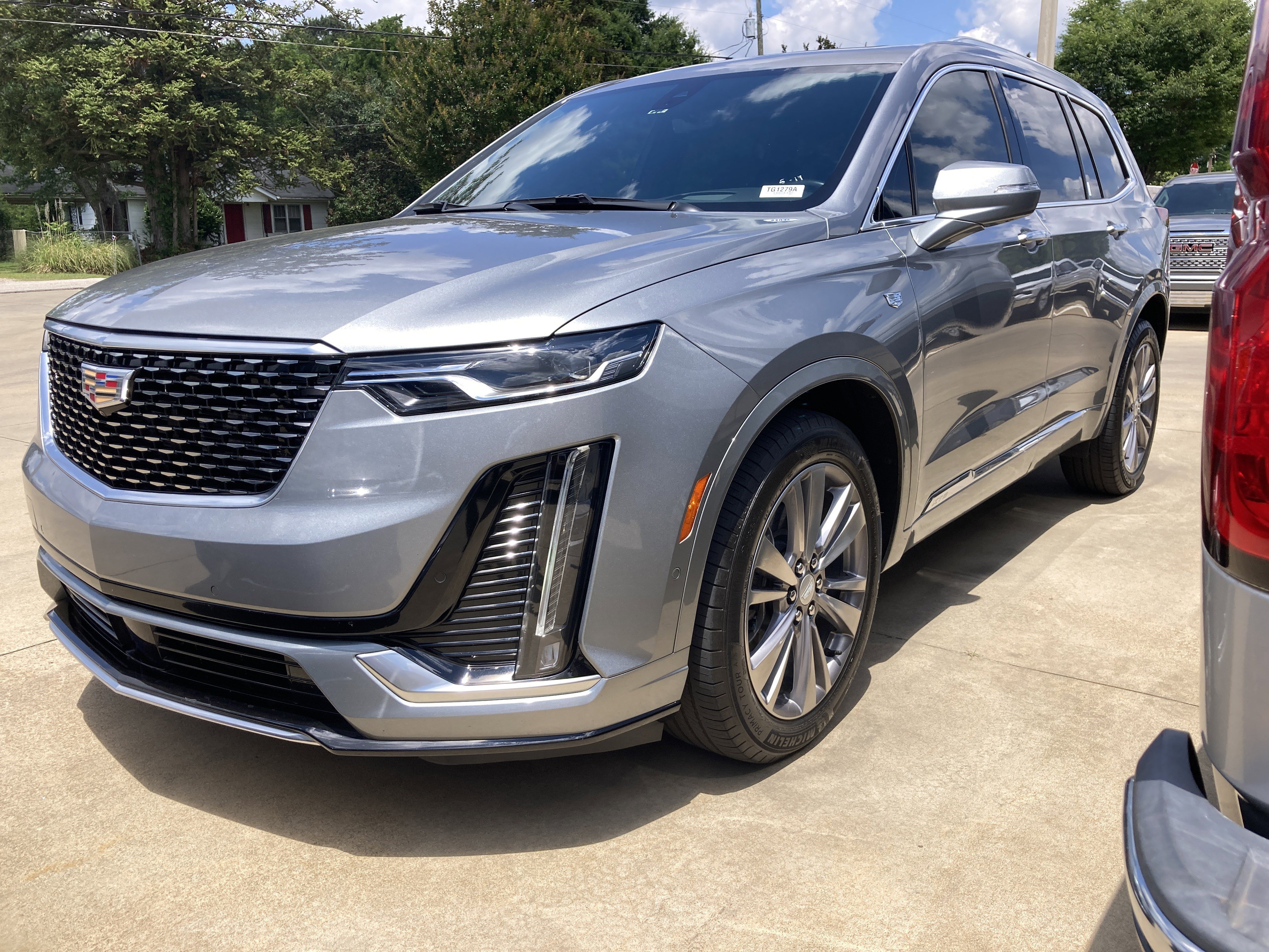 2024 Cadillac XT6 Premium Luxury Auto's photo