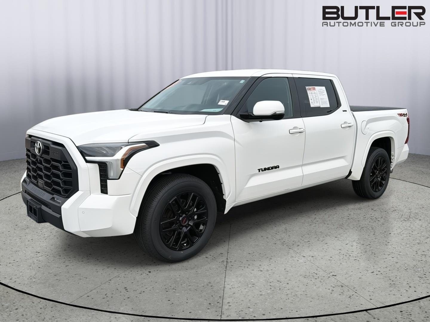 Used 2023 Ice Cap Toyota SR5 image 1