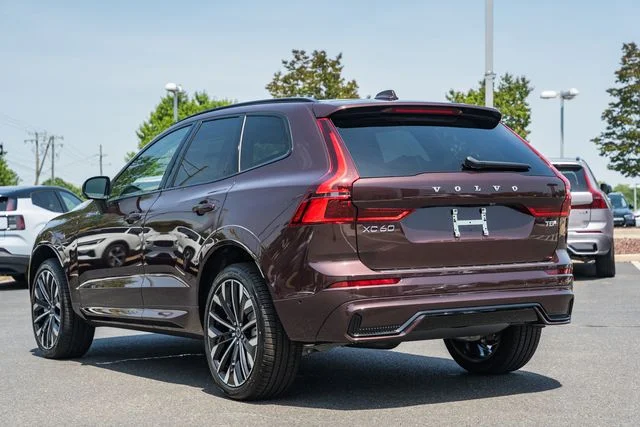 New 2026 Mulberry Red Volvo T8 Ultra image 5
