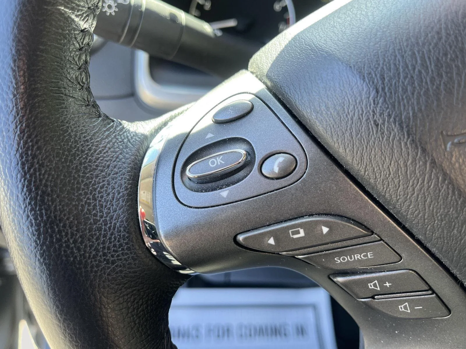 Used 2024 Boulder Gray Pearl Nissan SV image 29