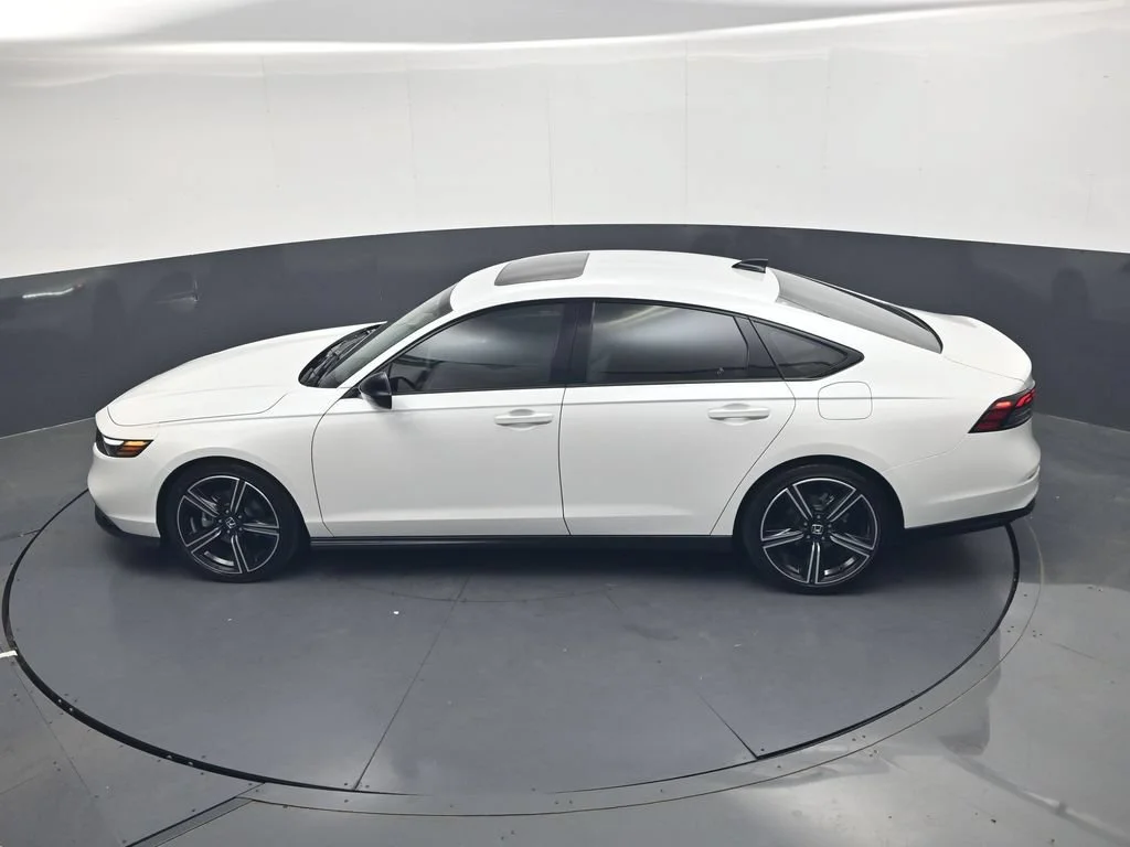 Certified Used 2026 Platinum White Pearl Honda SE image 69