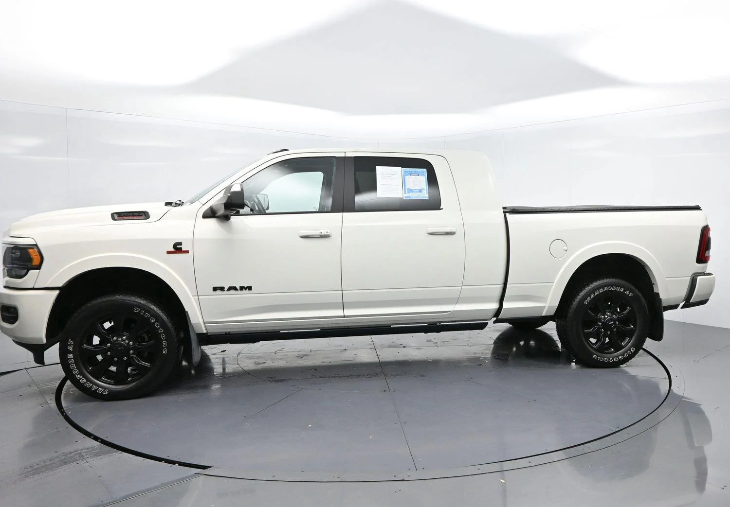 Used 2022 Pearl White Ram Limited image 4